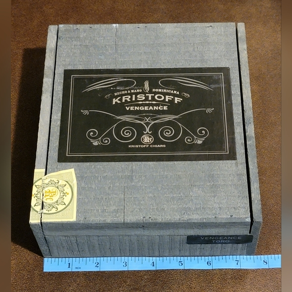 Empty Cigar Box - Picture 4 of 8